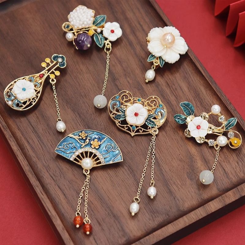 Chinese Style Brooch — Palace Elegant Pearl Tassel Pin for Cheongsam
