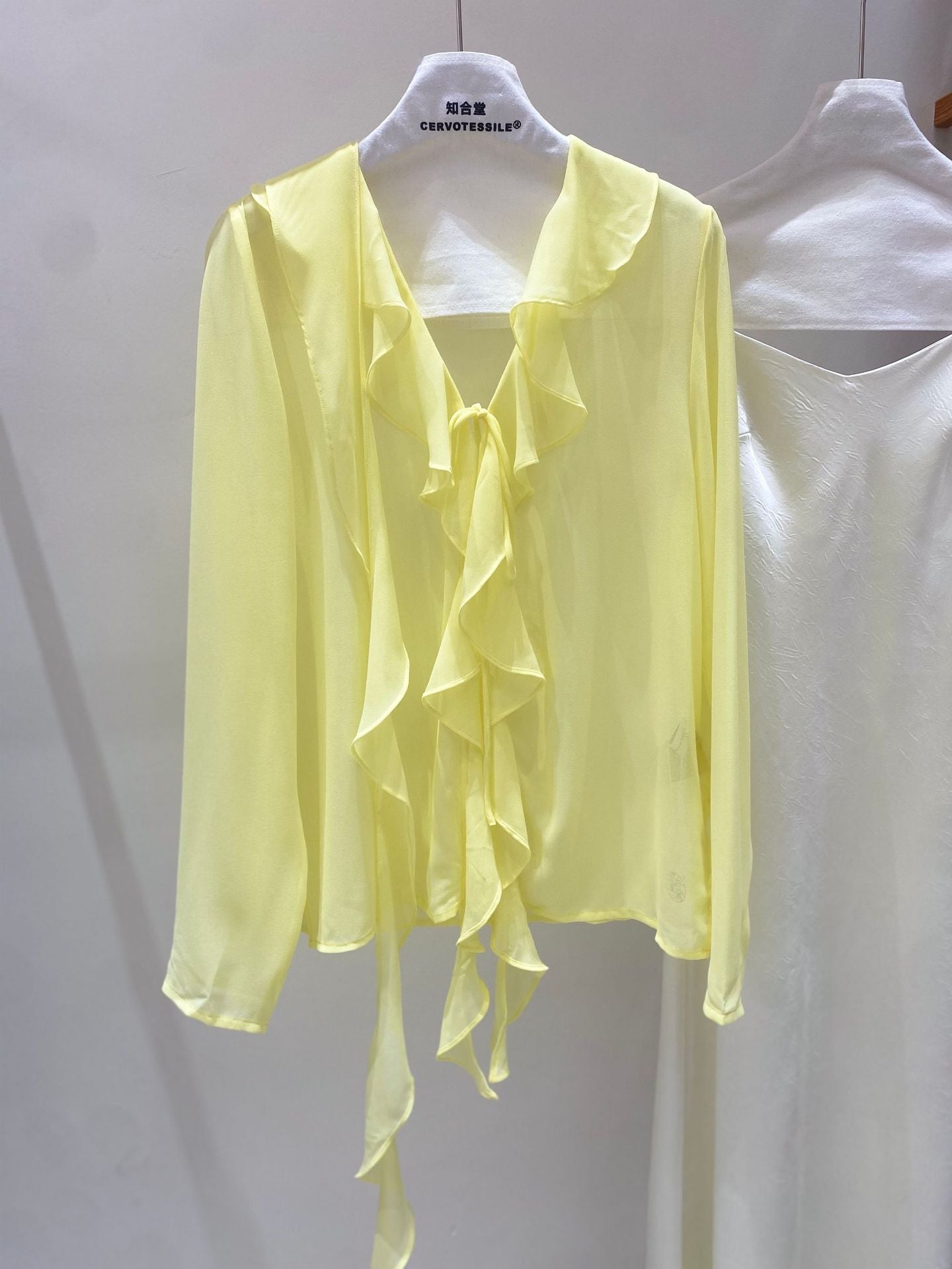 Lightweight Flowing Chinese Style Long Sleeve Top