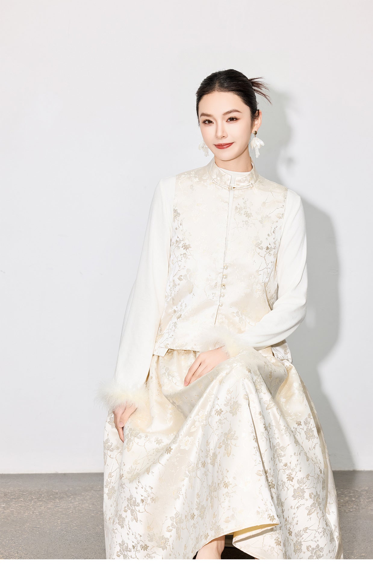 Elegant Jacquard Sleeveless Vest & A-Line Skirt Two-Piece Set