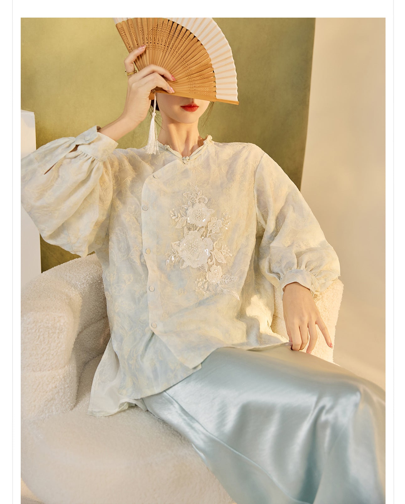 Early Autumn Retro Embroidered Top | New Chinese Style Artistic Shirt