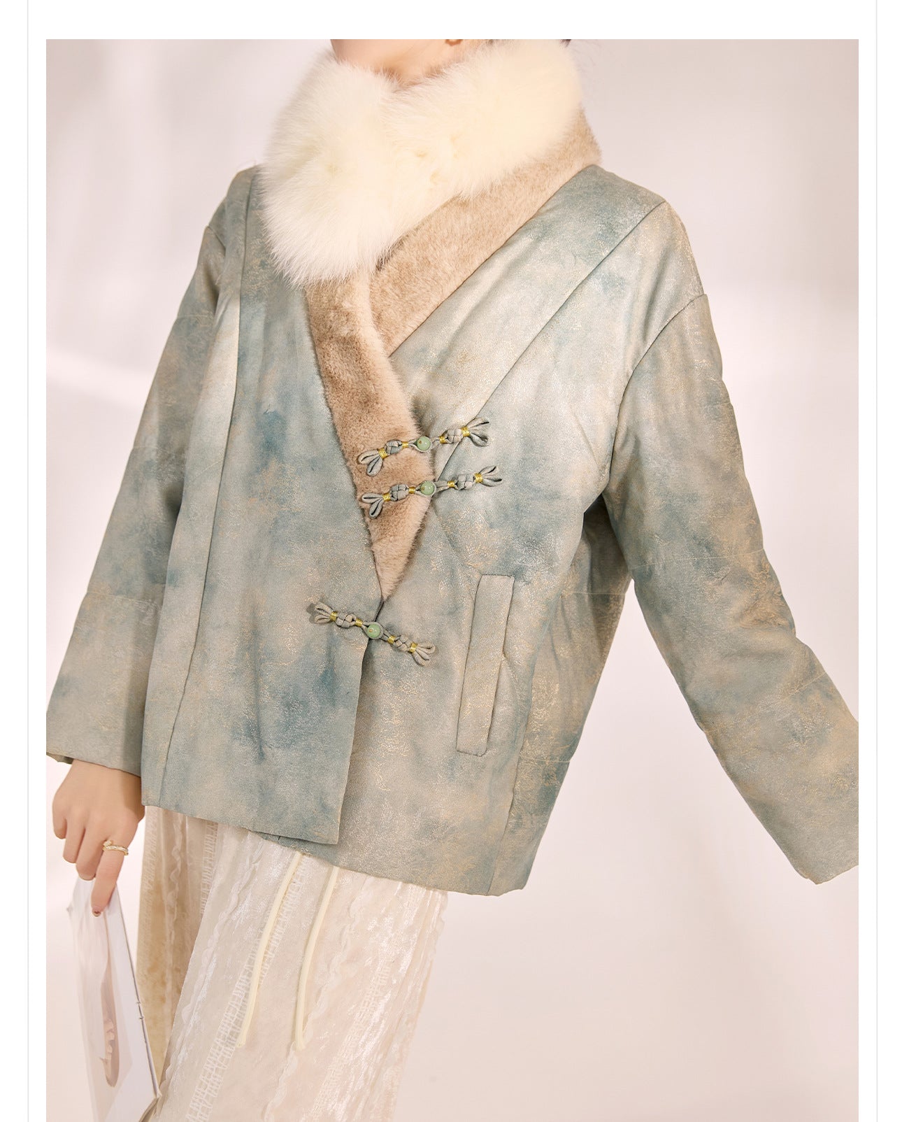 New Chinese Style Feather Collar Embroidered Cotton Jacket for Women