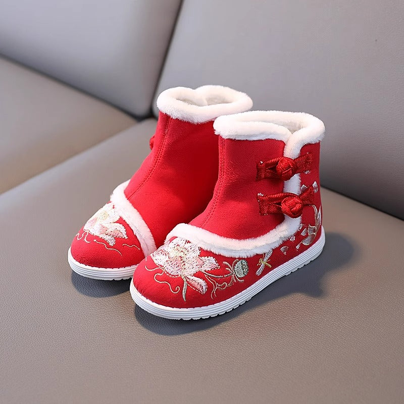 Girls’ Winter Hanfu Shoes | Fleece-Lined Embroidered Non-Slip Cotton Boots