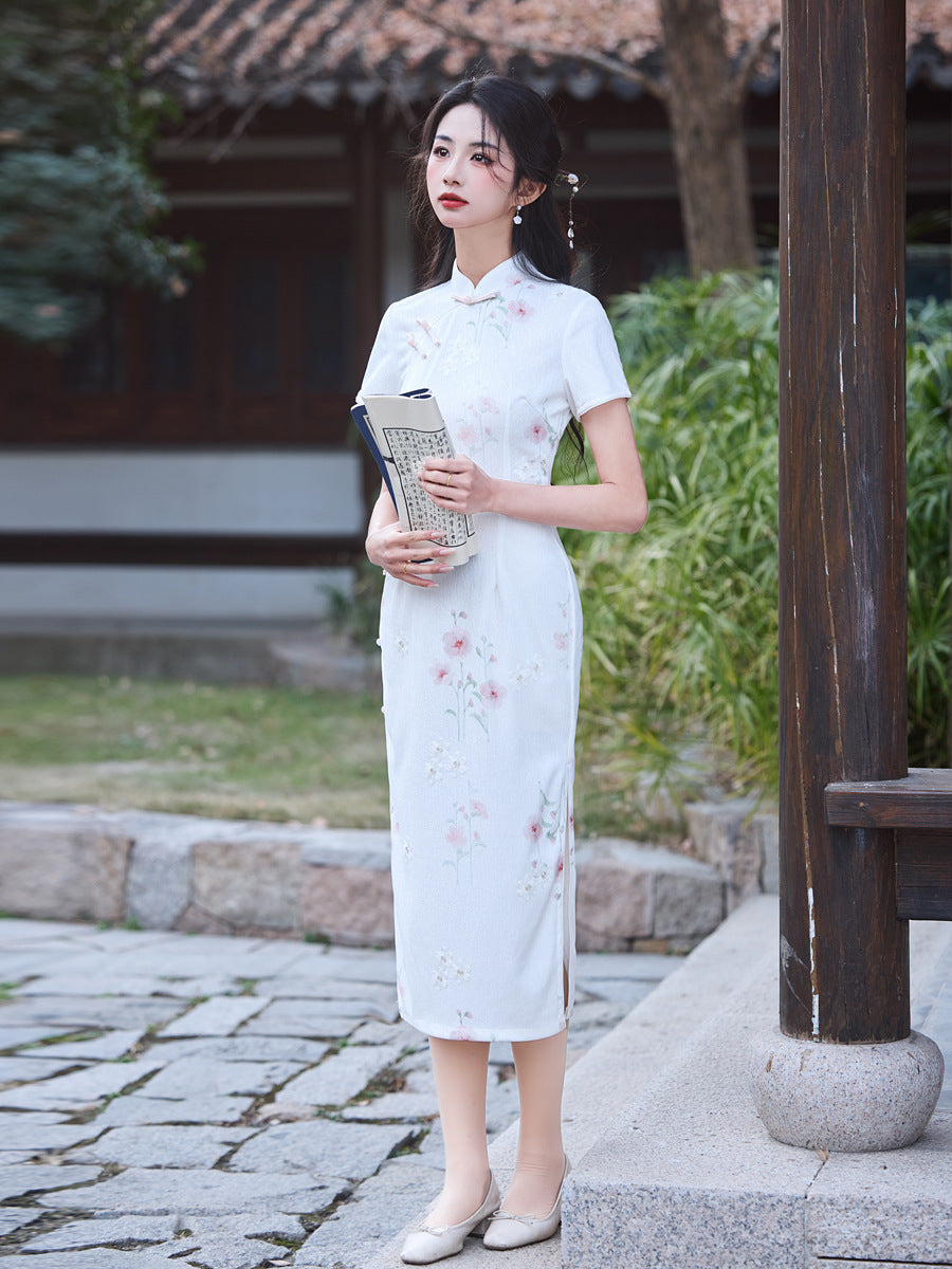 Elegant White Long Cheongsam – 2025 Youthful Summer Dress