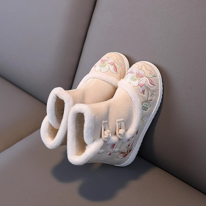 Girls’ Winter Hanfu Shoes | Fleece-Lined Embroidered Non-Slip Cotton Boots