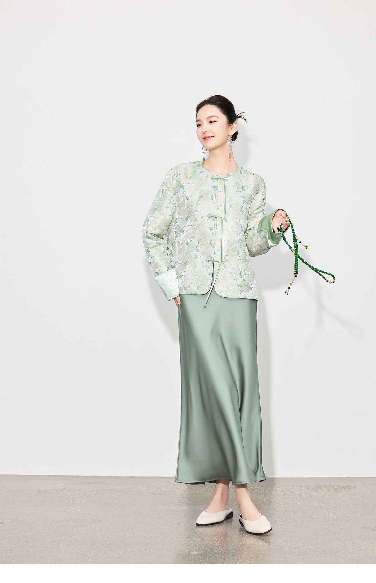 Elegant Chinese Style Long Sleeve Jacquard Top