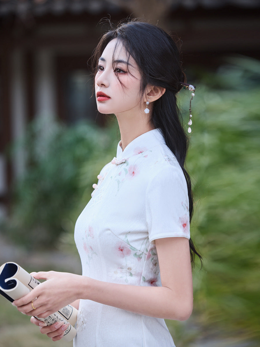 Elegant White Long Cheongsam – 2025 Youthful Summer Dress