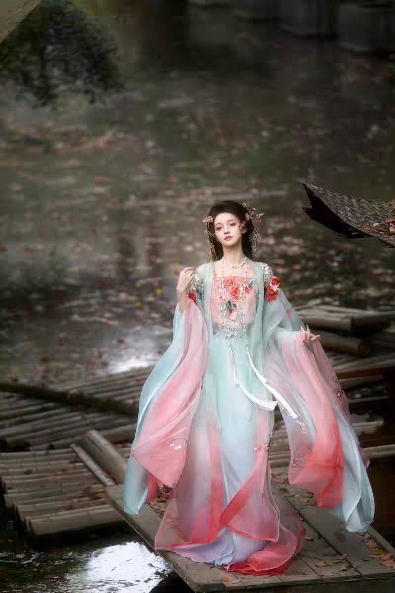 Original Hanfu Set Women's Heavy Embroidery Rose Manor Fairy Style