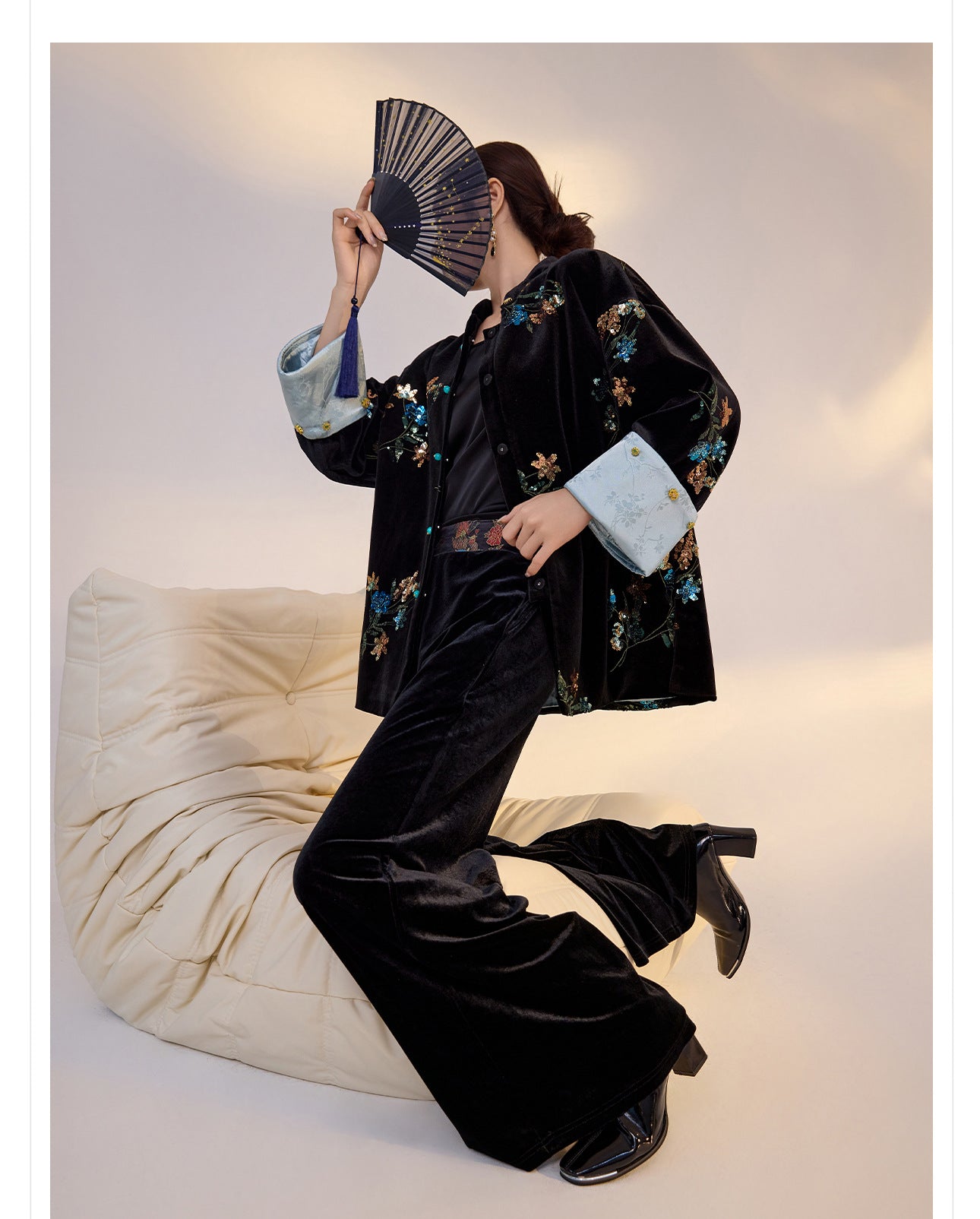 Elegant New Chinese Satin Floral Sequin Loose Black Top