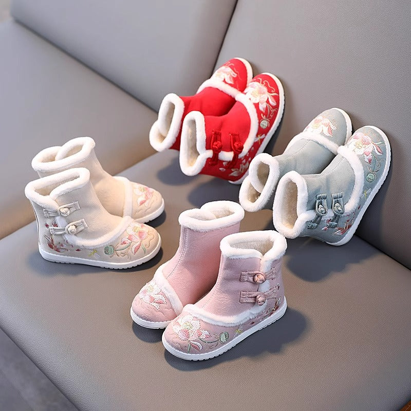 Girls’ Winter Hanfu Shoes | Fleece-Lined Embroidered Non-Slip Cotton Boots