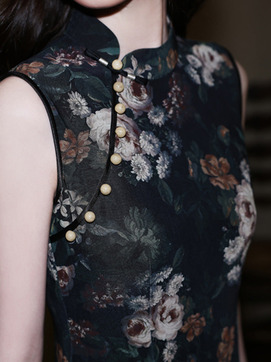 Youthful Sleeveless Cheongsam – 2025 Printed Chinese Dress