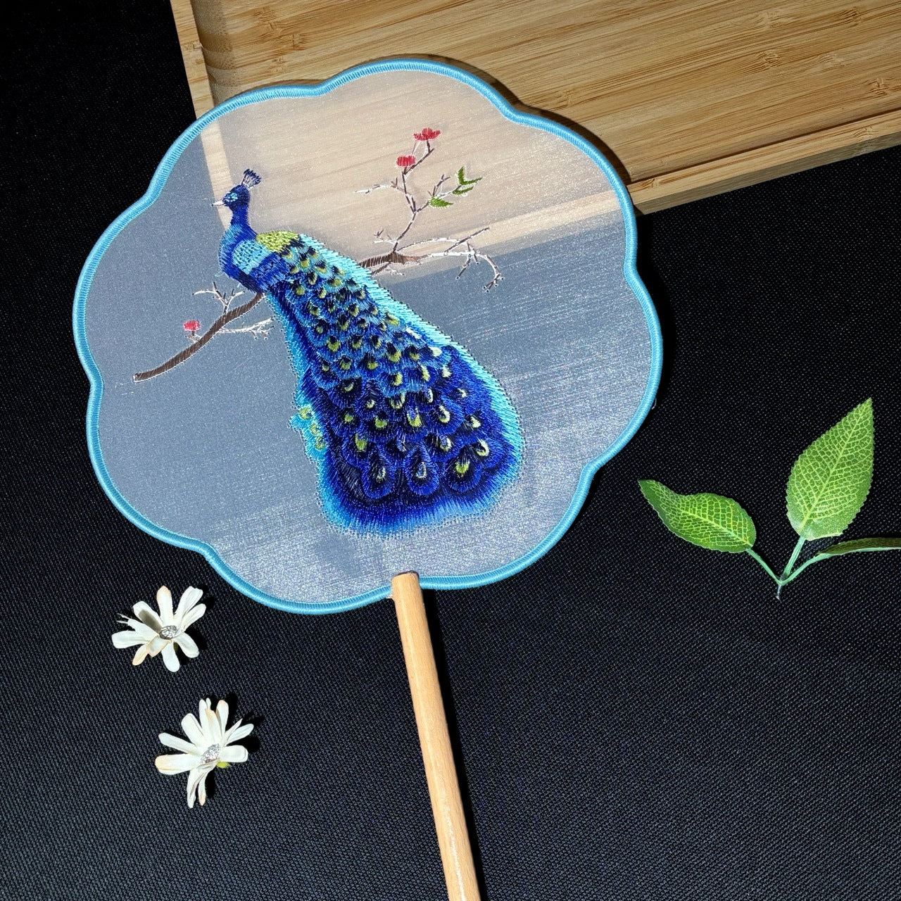 Suzhou Embroidered Round Fan — Hanfu Accessory for Women