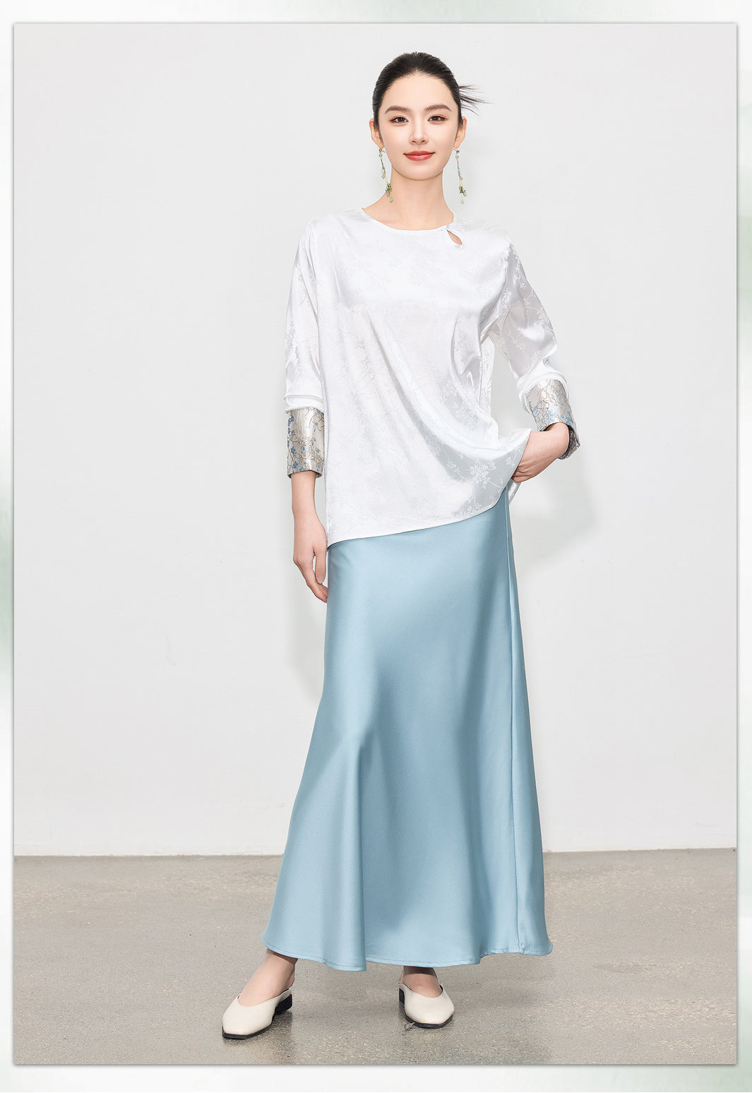 Elegant Spring Jacquard Hollow Shirt for Women