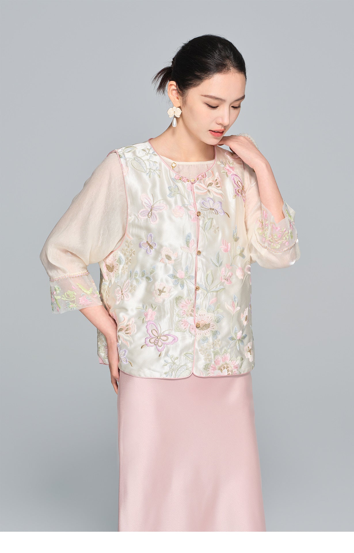 Stylish Embroidered Outerwear Vest