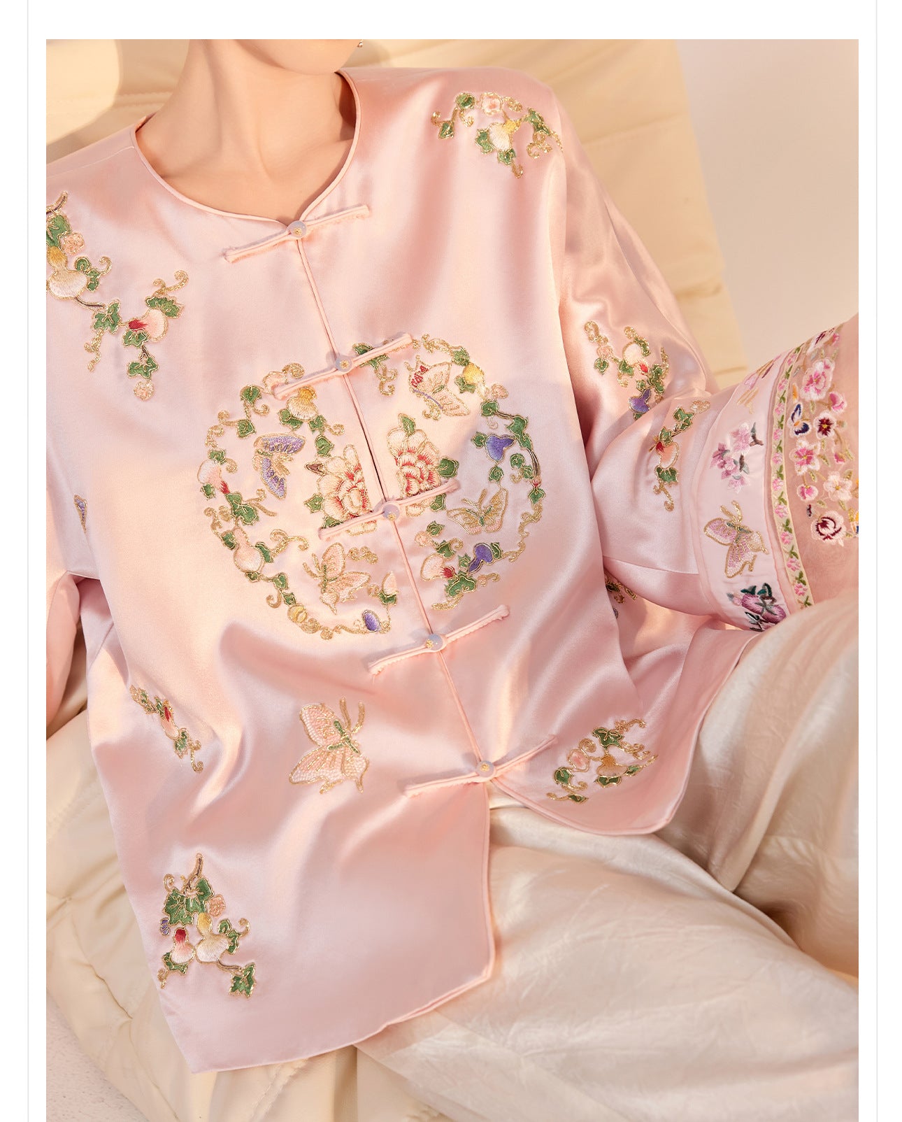 2026 Autumn New Chinese Style Printed Embroidered Acetate Coat for Women