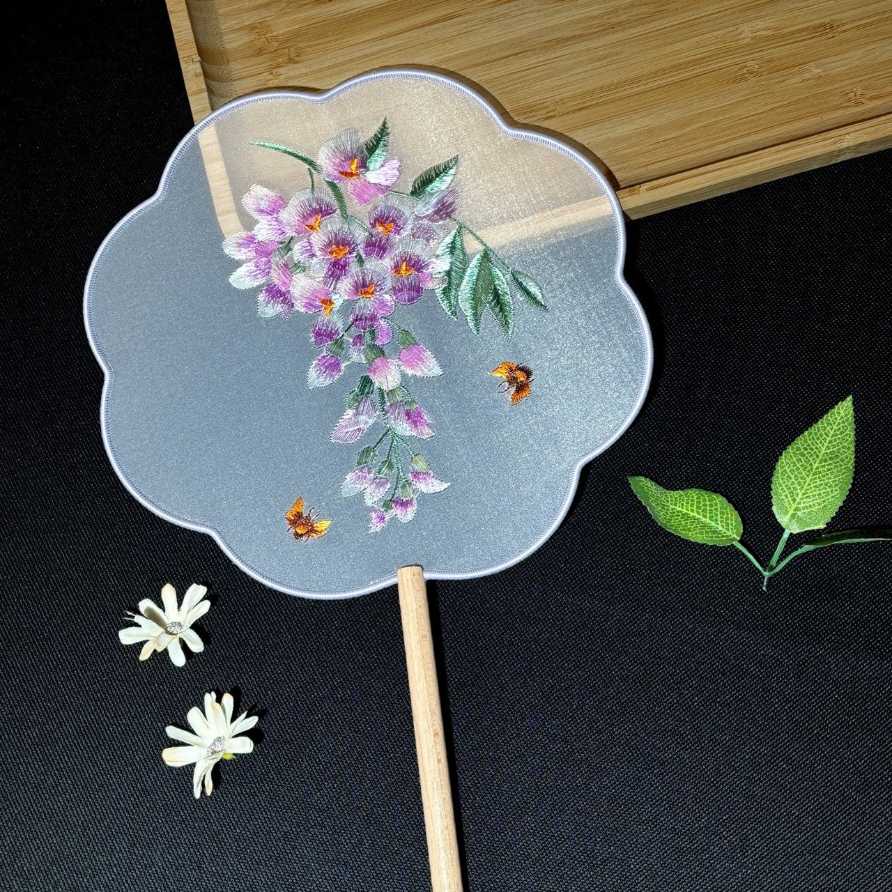 Suzhou Embroidered Round Fan — Hanfu Accessory for Women