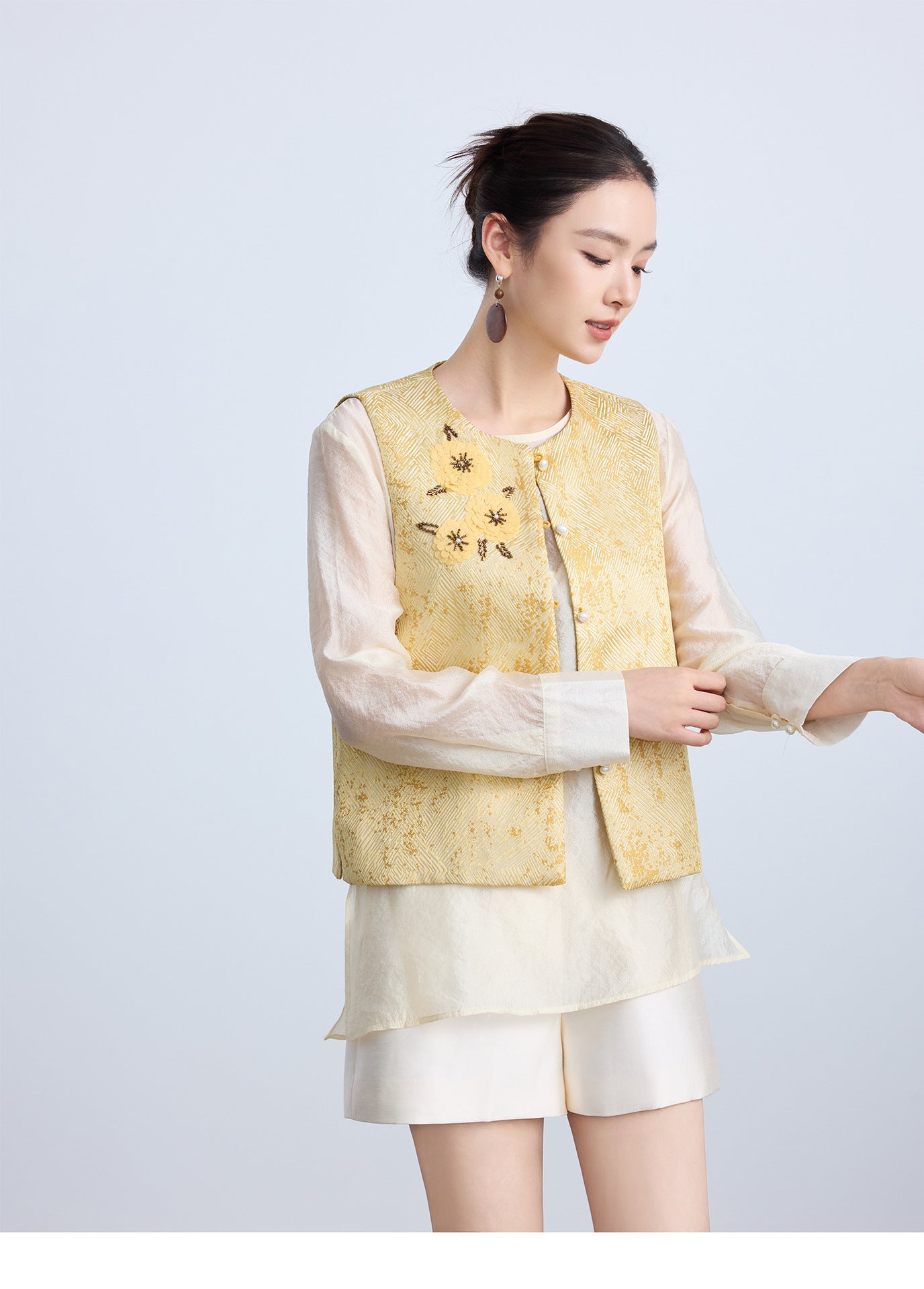 Elegant Chinese Style Sequin Embroidered Top