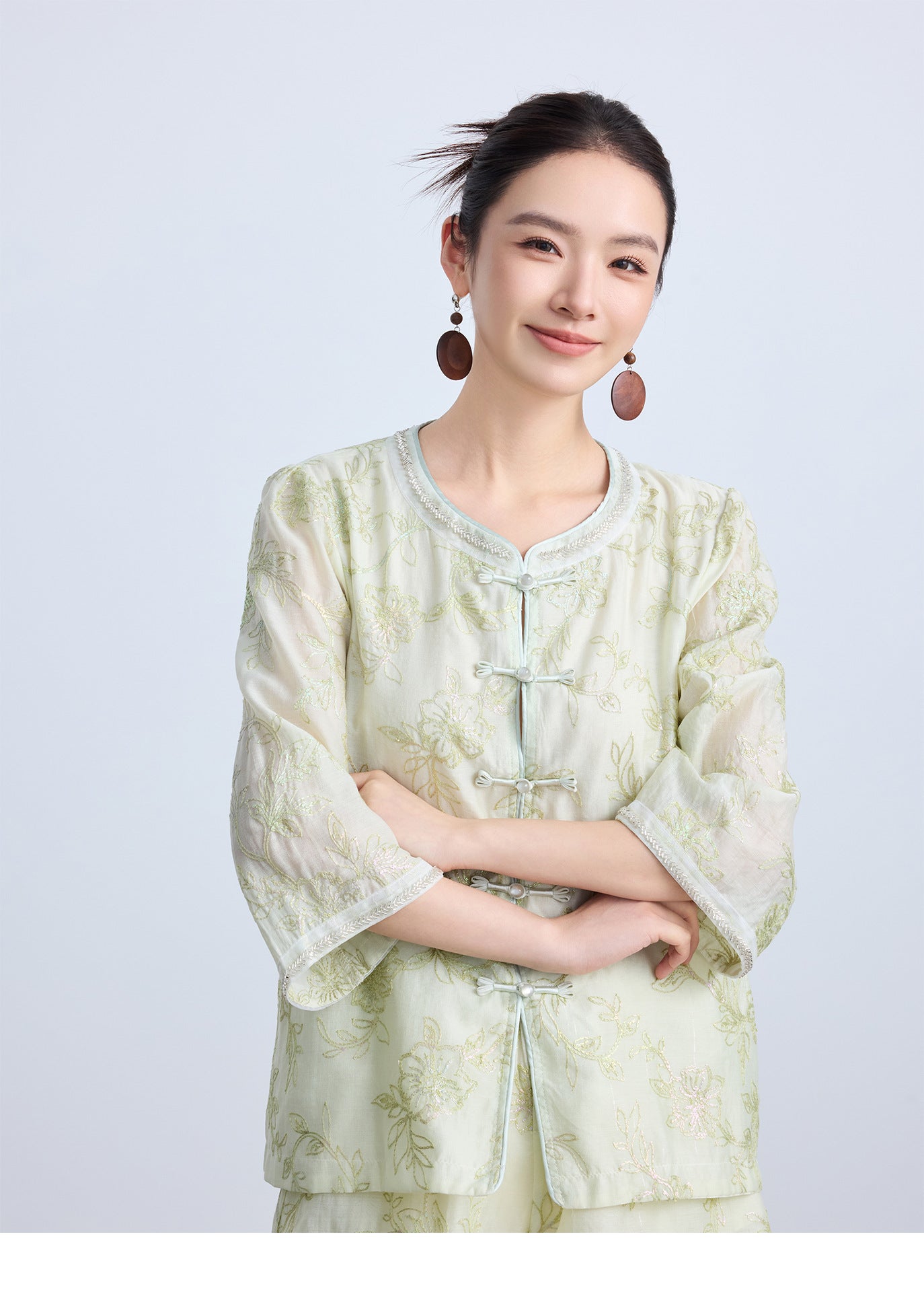 Luxury Embroidered Chinese Style Two-Piece Outfit