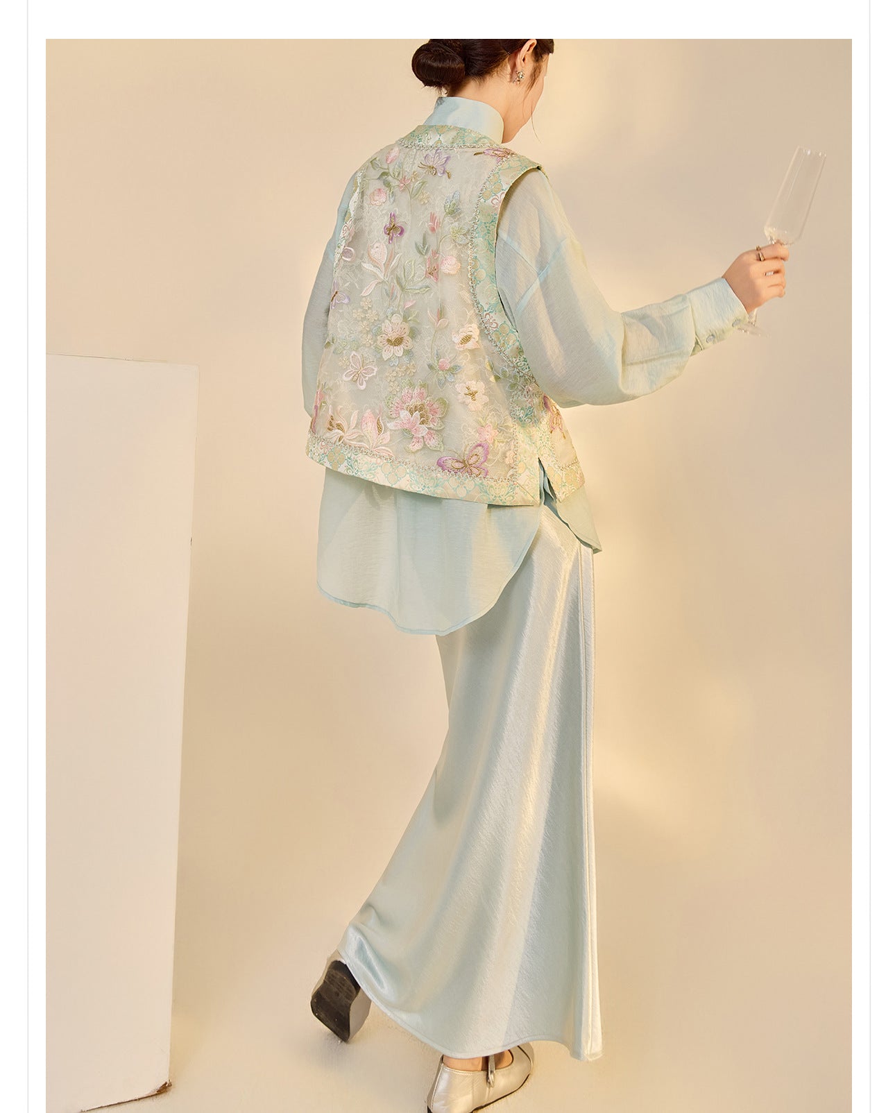 Embroidered Mulberry Silk Vest – New Chinese Style Women's Top