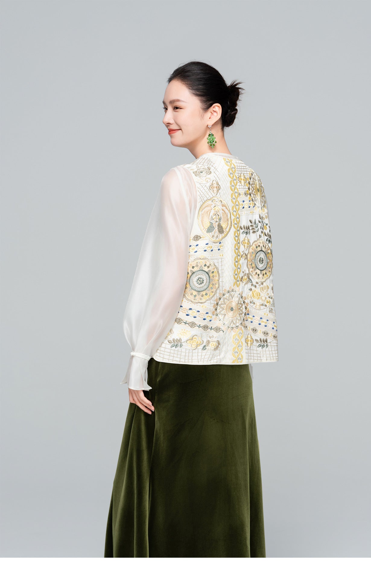 High-End Vintage Silk Embroidered Women's Vest