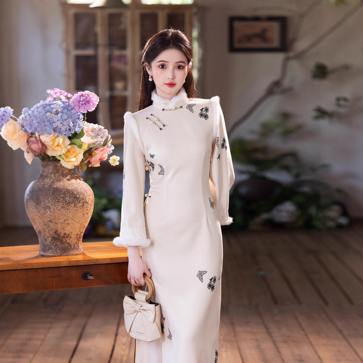 White Fleece-Lined Winter Qipao | Thickened Long-Sleeve Retro Dress 2025