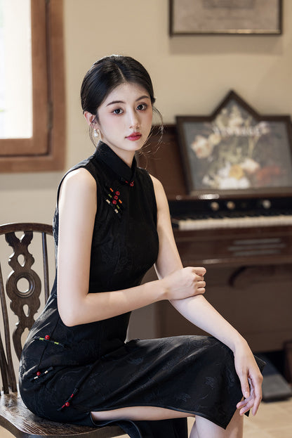 Improved Chinese Sleeveless Cheongsam – Elegant Autumn Fashion