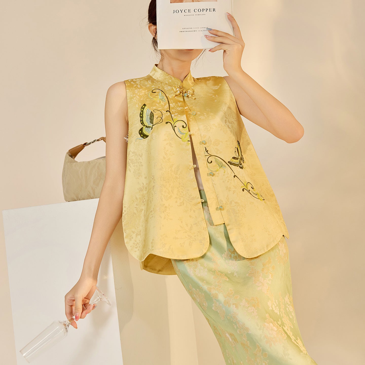 High-End Embroidery Stand Collar Vest & Jacquard Mermaid Skirt