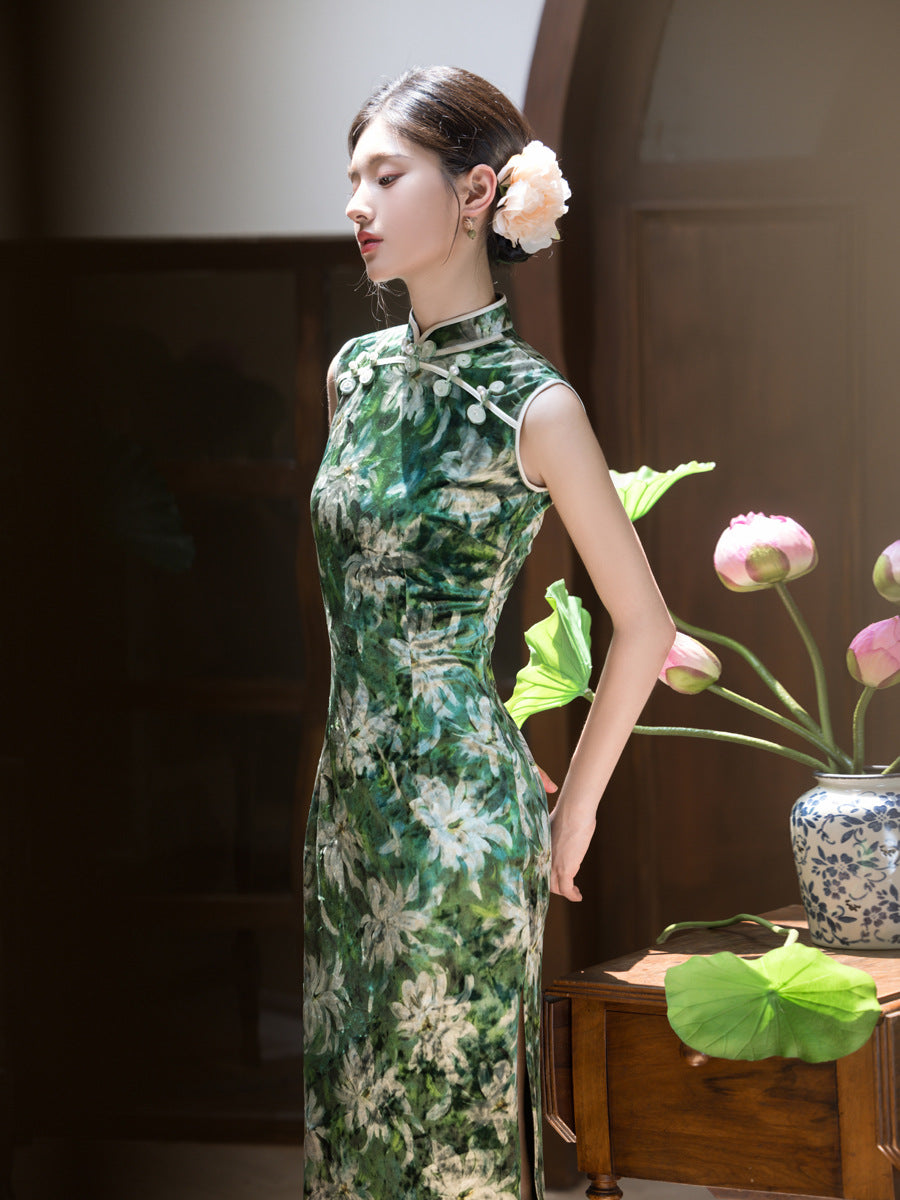 Jiangnan Retro Velvet Qipao – High-End Slim Fit Autumn Dress