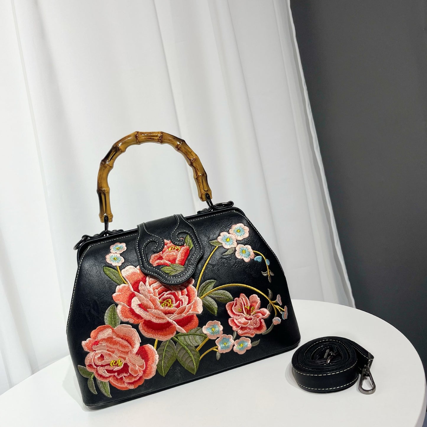 Vintage Chinese Embroidered Bag — Elegant Shoulder Crossbody for Women