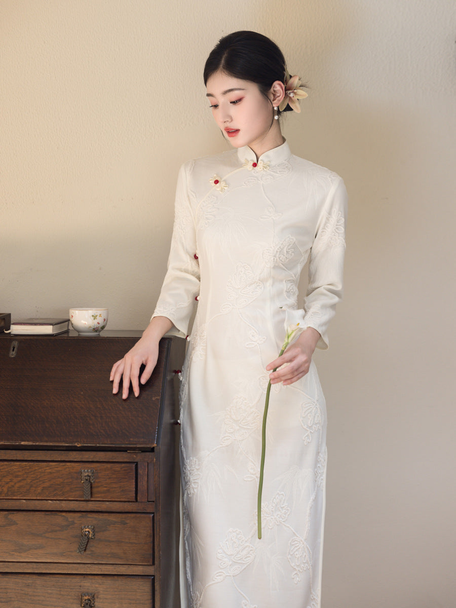 White Cheongsam 2025 – Autumn Winter Retro Long Sleeve Dress