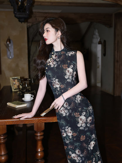 Youthful Sleeveless Cheongsam – 2025 Printed Chinese Dress
