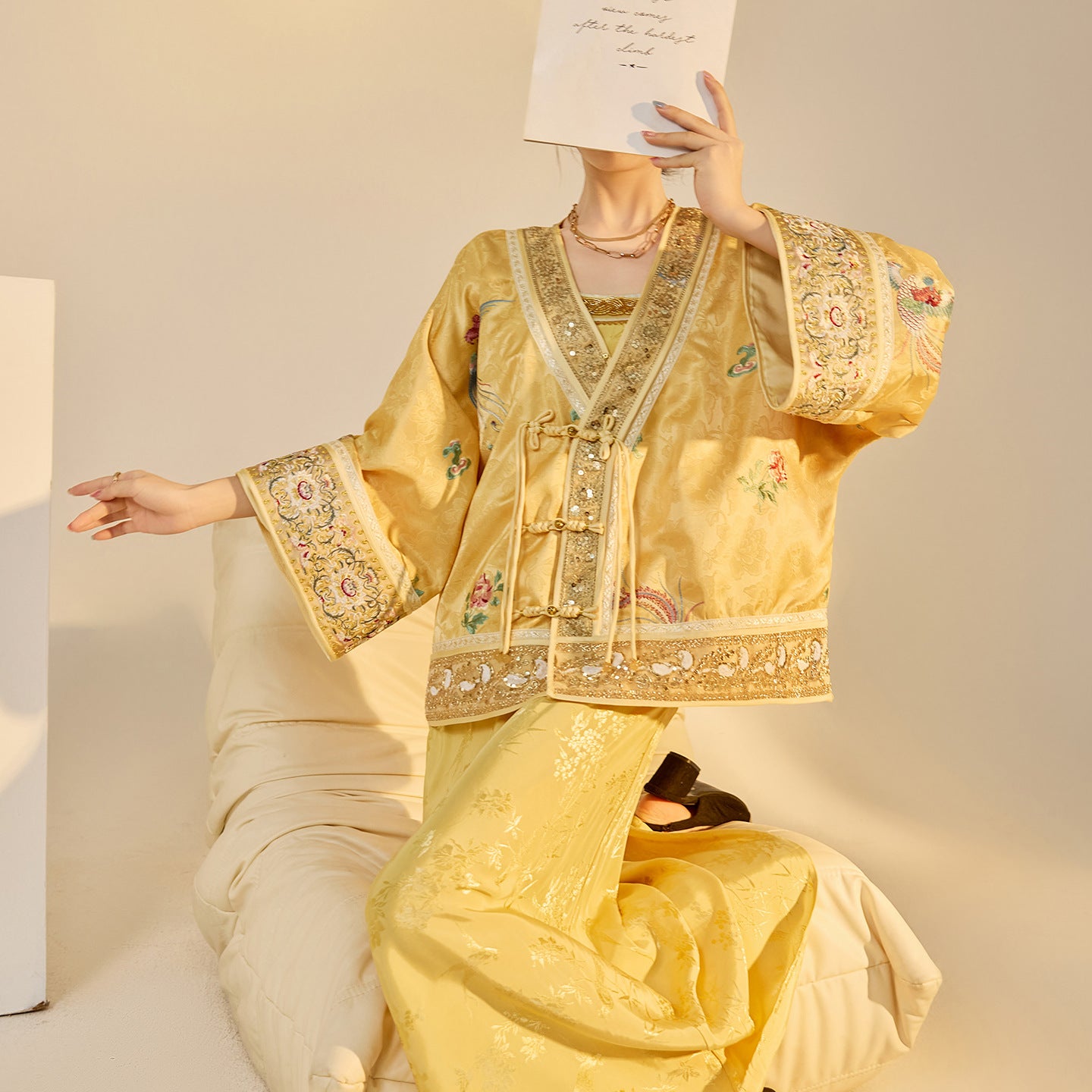 Luxury V-Neck Embroidered Jacket – Modern Chinese Style Outerwear