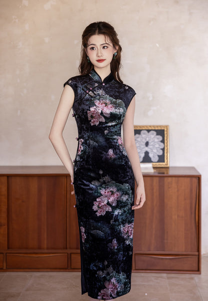 Ink Lotus Velvet Cheongsam – 2025 Elegant Autumn Sleeveless Dress
