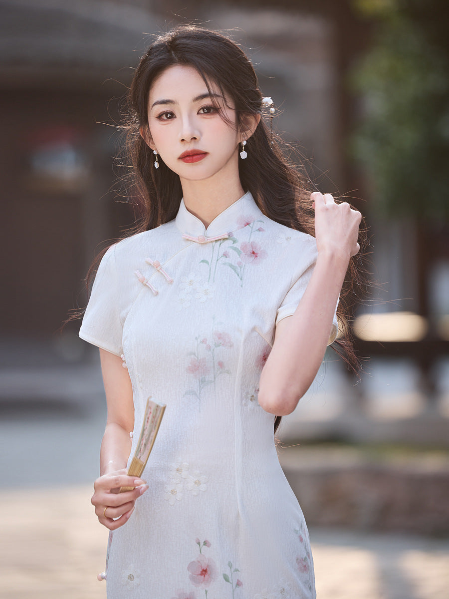 Elegant White Long Cheongsam – 2025 Youthful Summer Dress