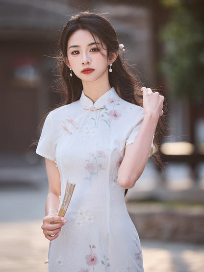 Elegant White Long Cheongsam – 2025 Youthful Summer Dress