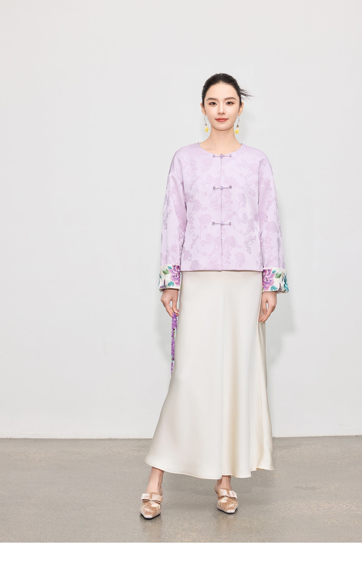 Spring Retro Embroidered Loose Slimming Jacket for Women