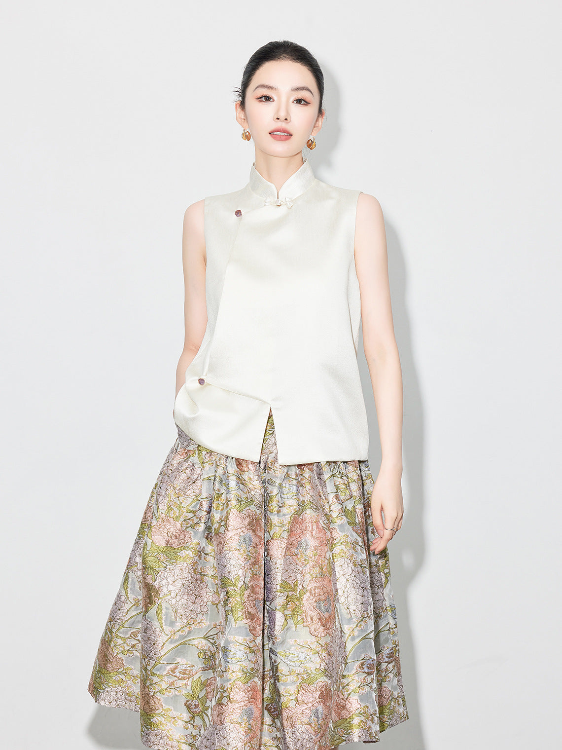 Early Spring Retro Jacquard Embroidered Vest & Skirt Set