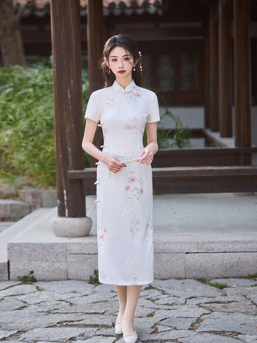 Elegant White Long Cheongsam – 2025 Youthful Summer Dress