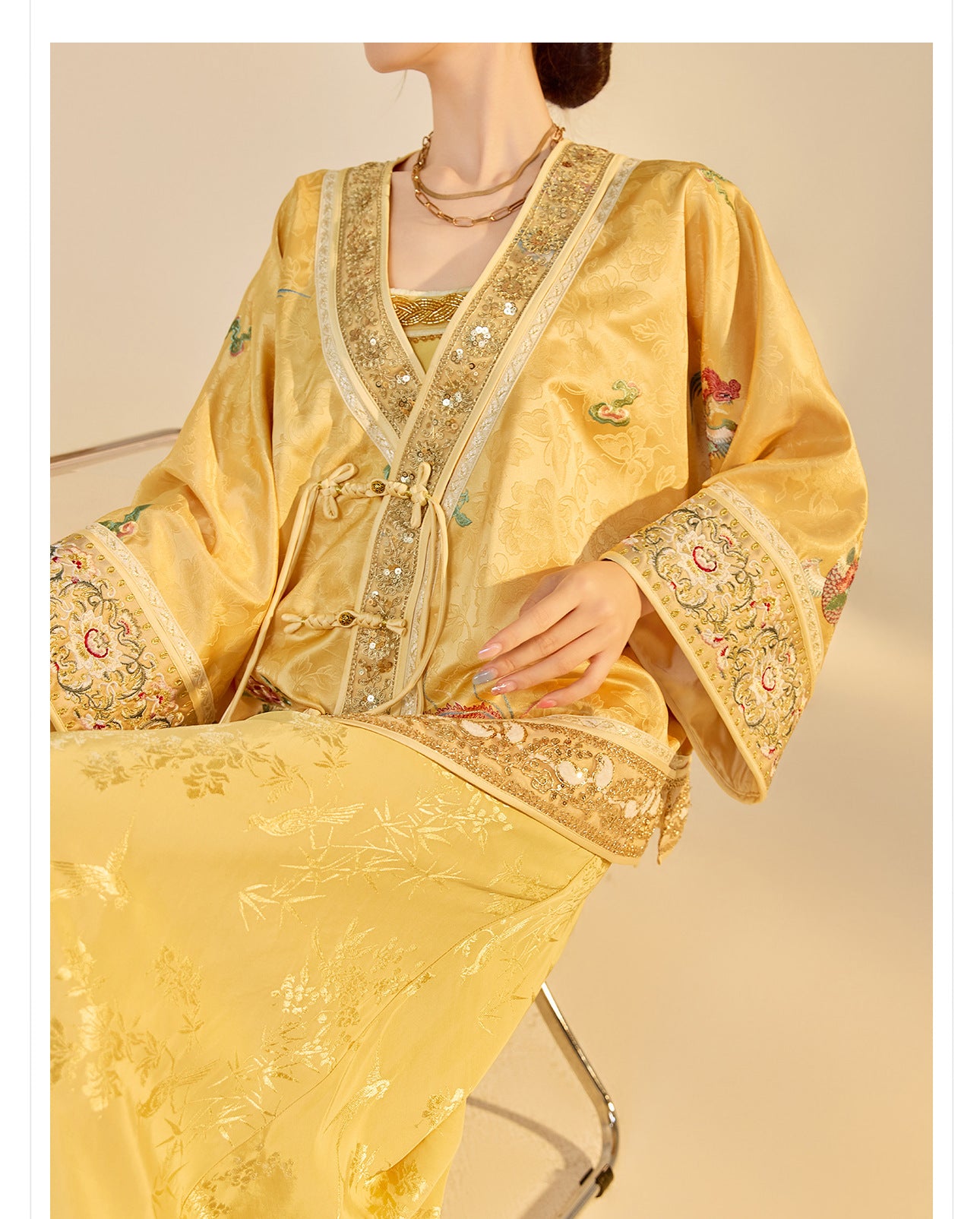 Luxury V-Neck Embroidered Jacket – Modern Chinese Style Outerwear