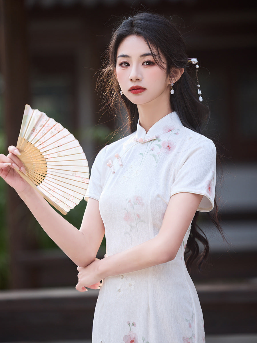 Elegant White Long Cheongsam – 2025 Youthful Summer Dress