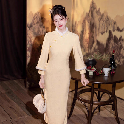 Elegant Yellow Winter Cheongsam – High-End Warm Daily Style