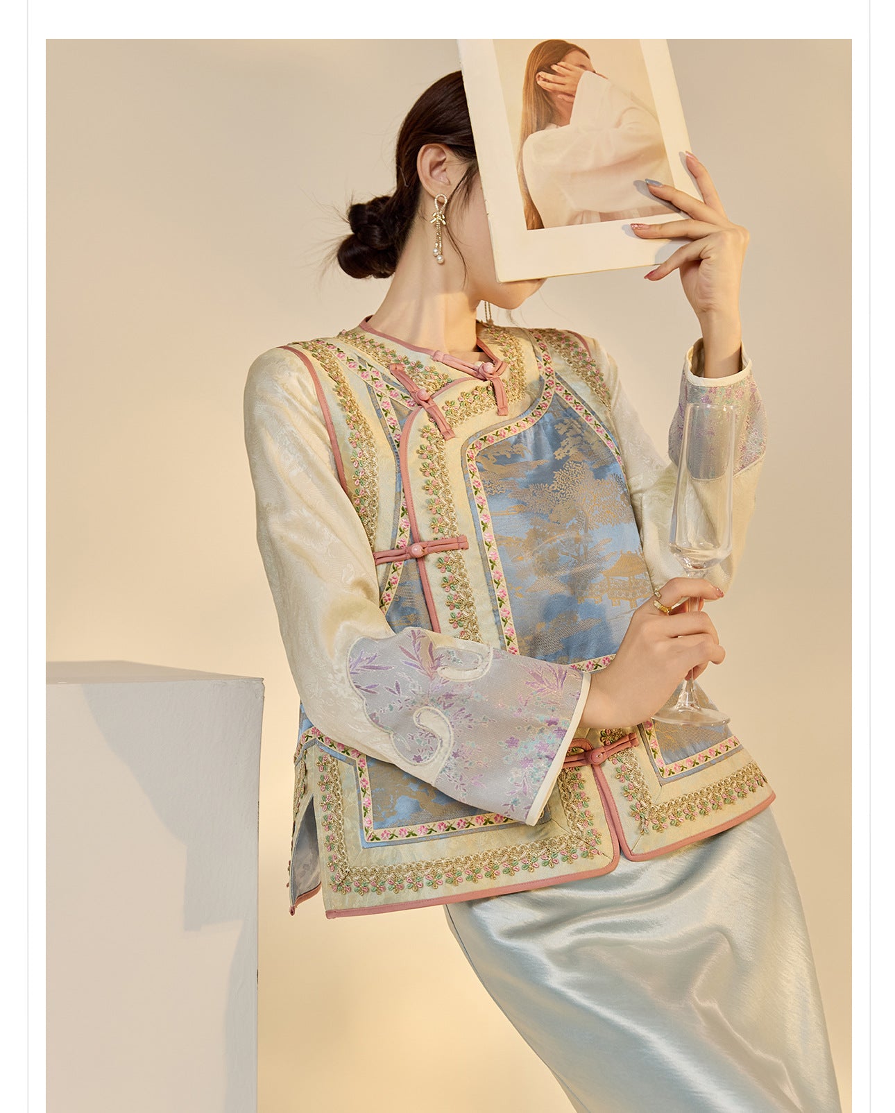 2025 New Chinese Style Elegant Jacquard Shirt | High-End Embroidered Button Top