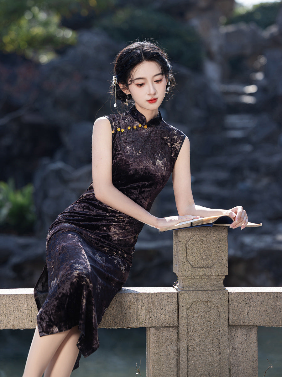 New Chinese Style Black Velvet Cheongsam – Slim Fit Dress