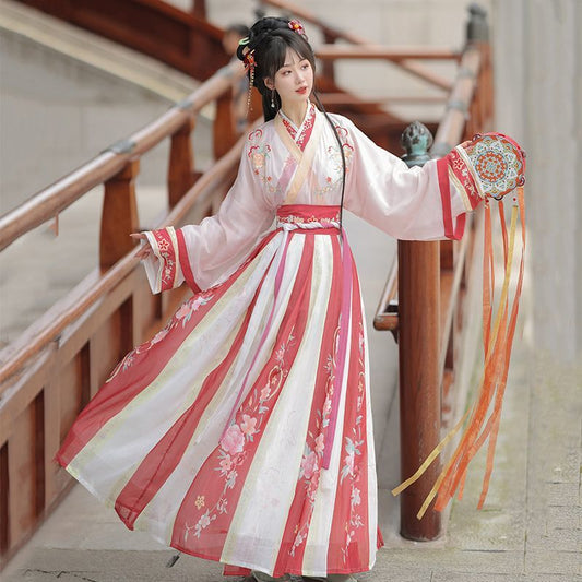 Ancient Style Hanfu Costume — Floral Feather Embroidery Outfit