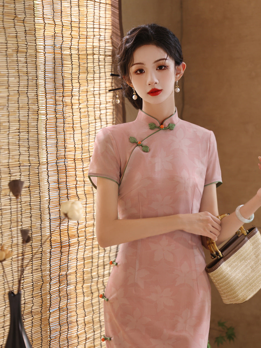 Elegant Youth Cheongsam – Sleeveless Retro High-End Dress