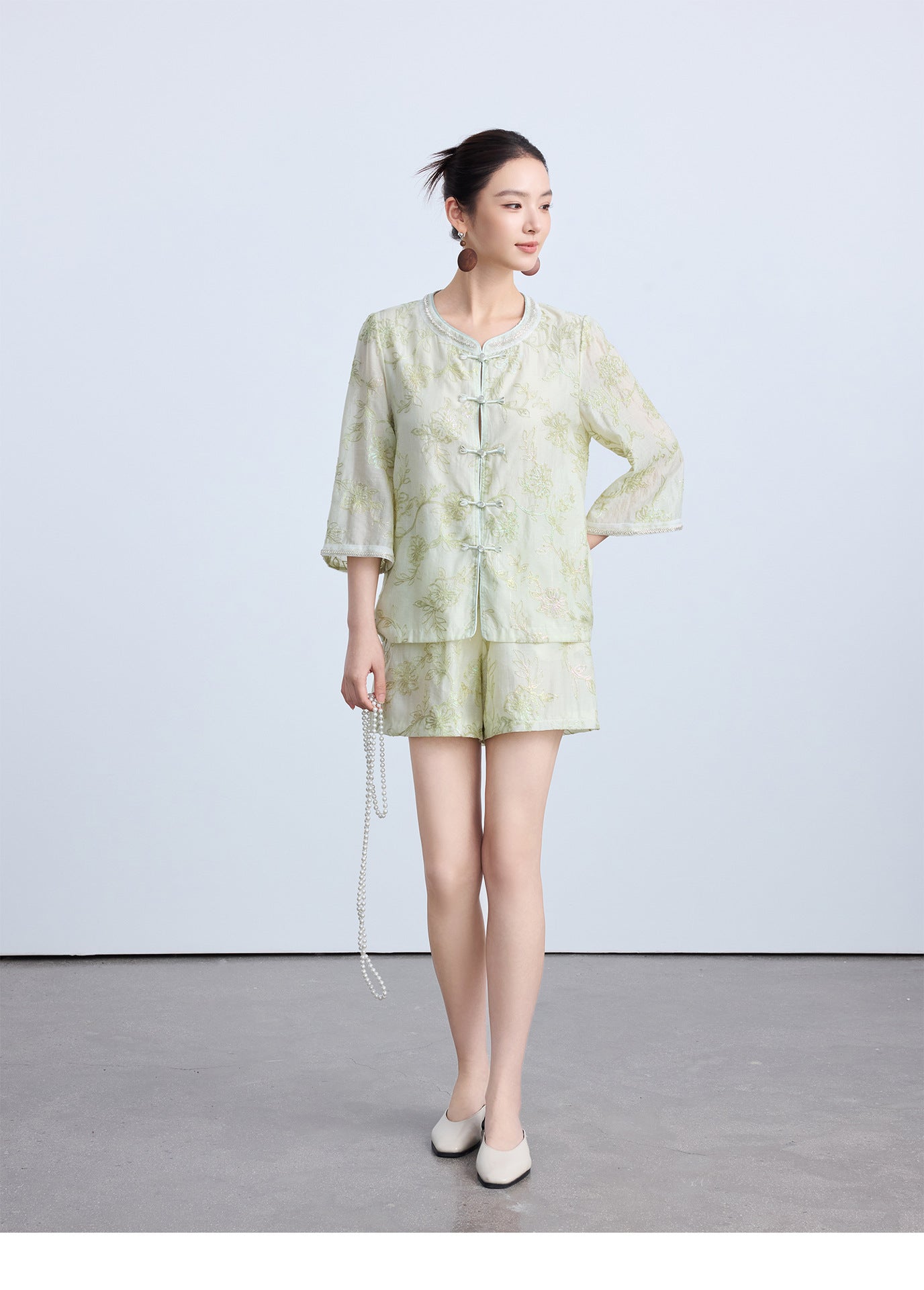 Luxury Embroidered Chinese Style Two-Piece Outfit