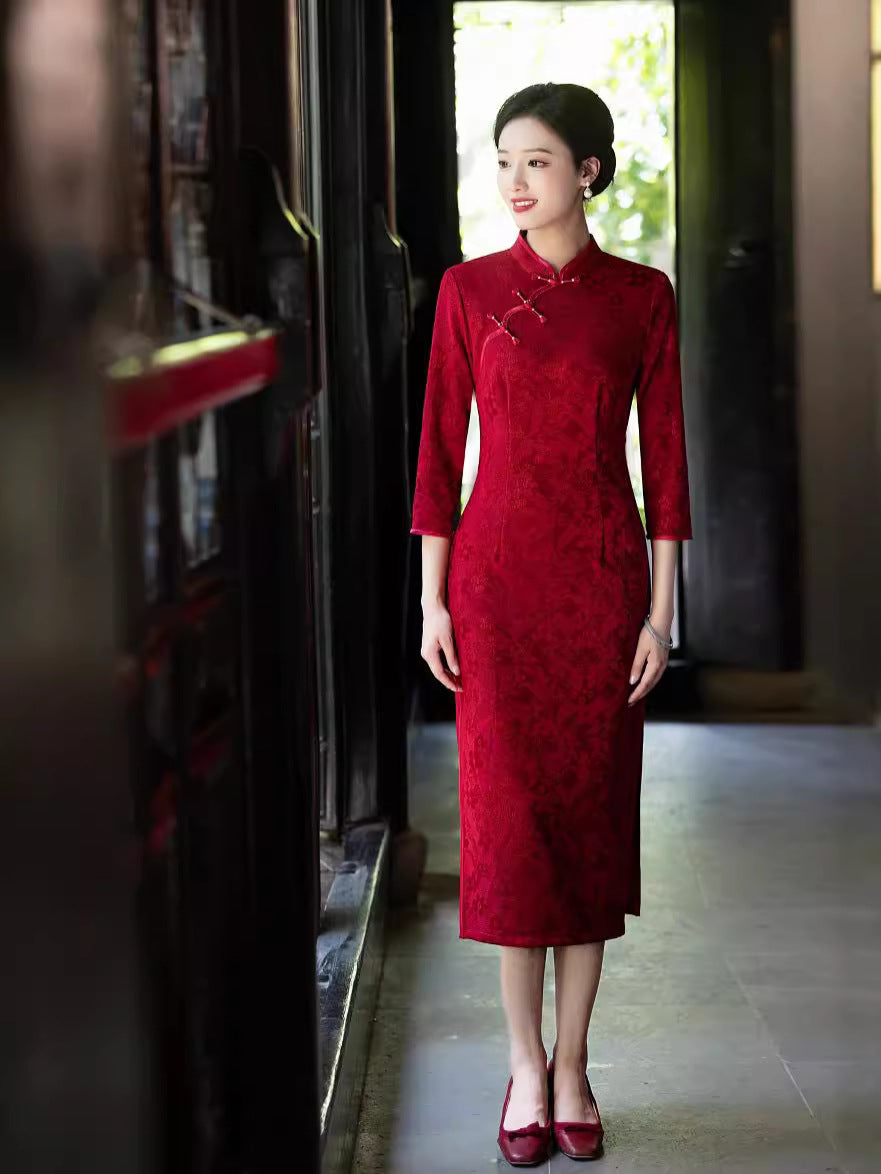 Elegant Red Long Sleeve Qipao – Autumn Wedding Event Dress