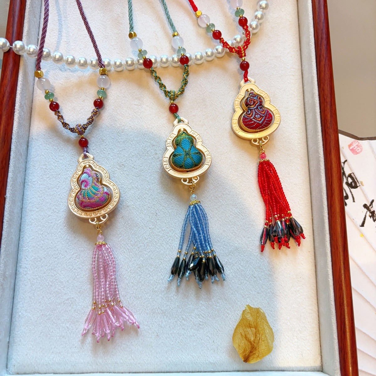 Song Brocade Gourd Pendant | Elegant Chinese Style Peace Amulet Accessory