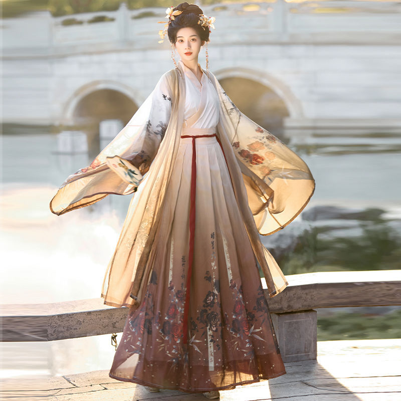 Romantic Oriental Hanfu — Male & Female Traditional Chinese Outfit