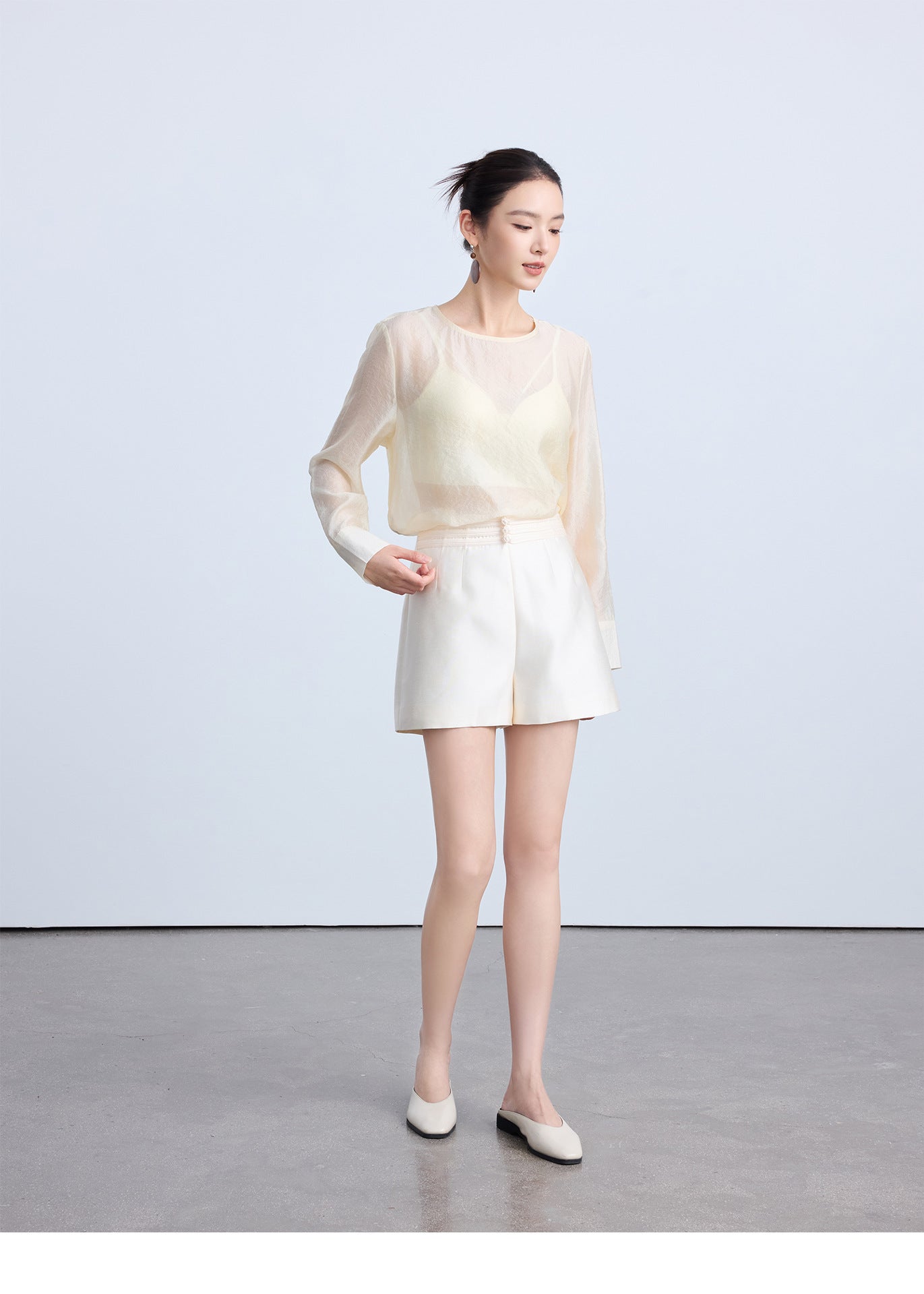 Elegant Round Neck Women's Blouse