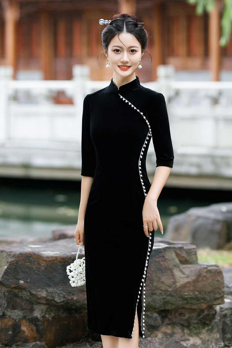 Elegant Mid-Sleeve Velvet Qipao – Burgundy Daily Dress